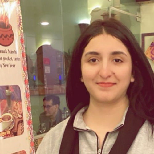 Dr Yasra Naseer