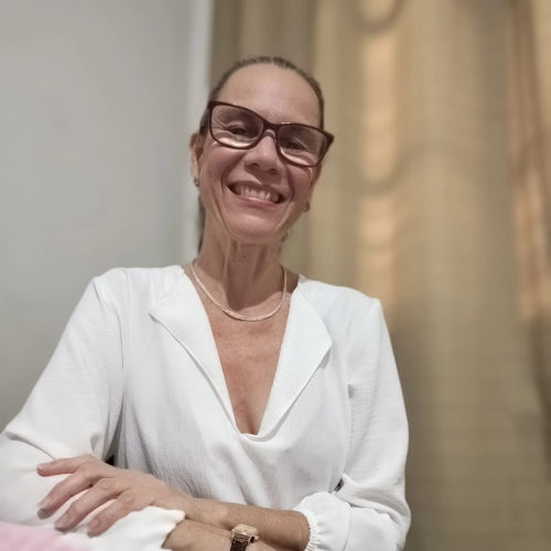 Ana Silvia Castro dos Santos Gomes